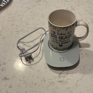 White Mug with Heartwarming Quote and electric warmer